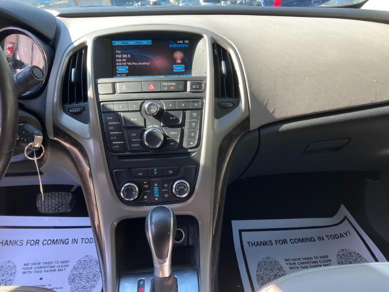 Buick Verano Base 2012