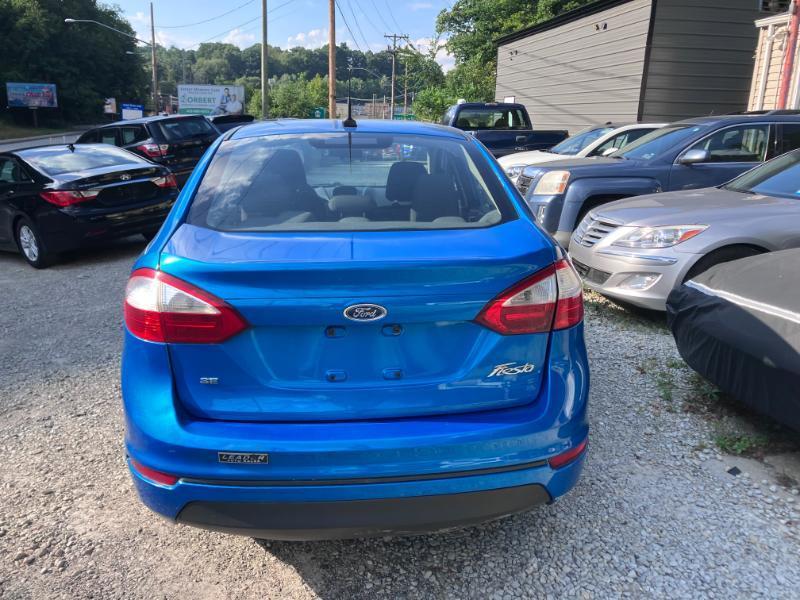 Ford Fiesta SE Sedan 2015