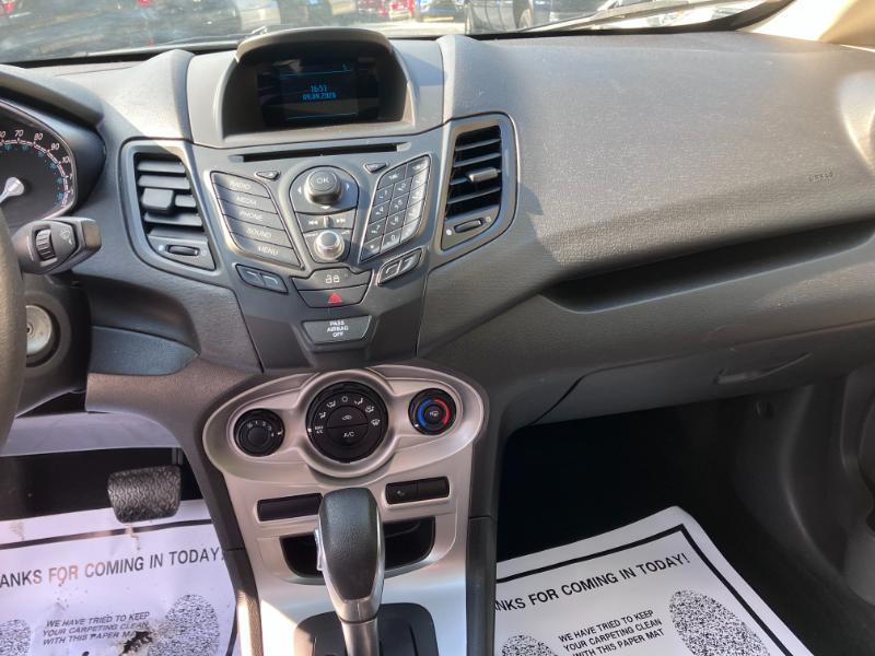 Ford Fiesta SE Sedan 2015