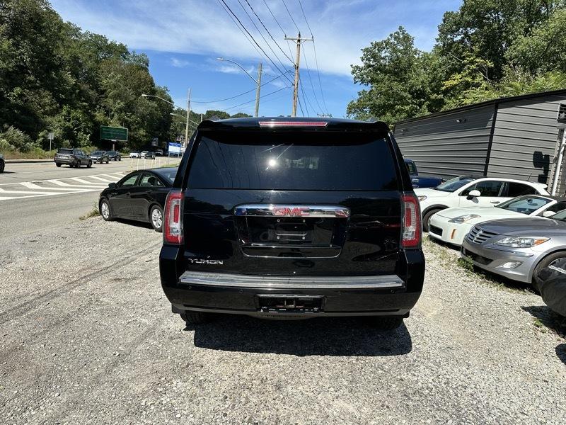 GMC Yukon Denali 4WD 2015