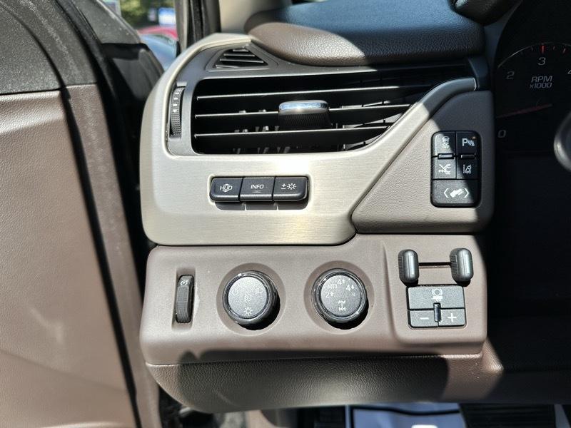 GMC Yukon Denali 4WD 2015