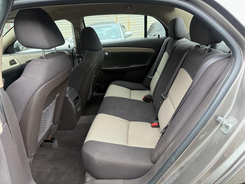 Chevrolet Malibu LS 2012