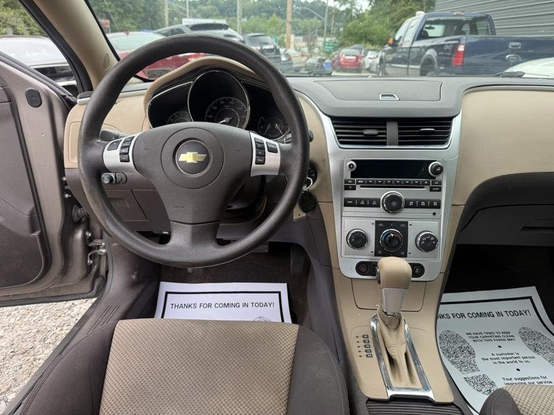 Chevrolet Malibu LS 2012