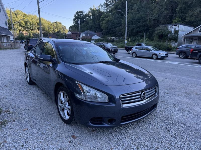 Nissan Maxima SV 2012