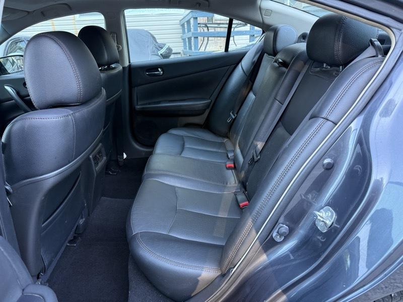 Nissan Maxima SV 2012