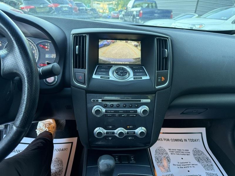 Nissan Maxima SV 2012