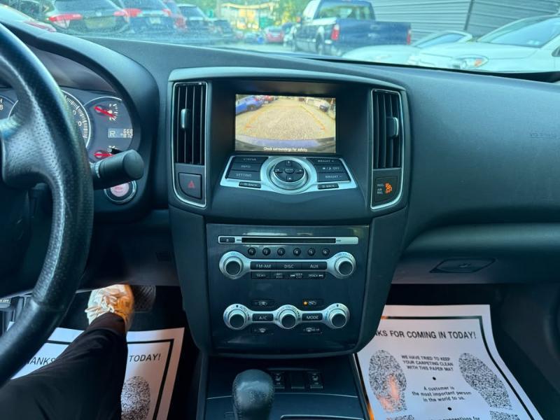 Nissan Maxima SV 2012