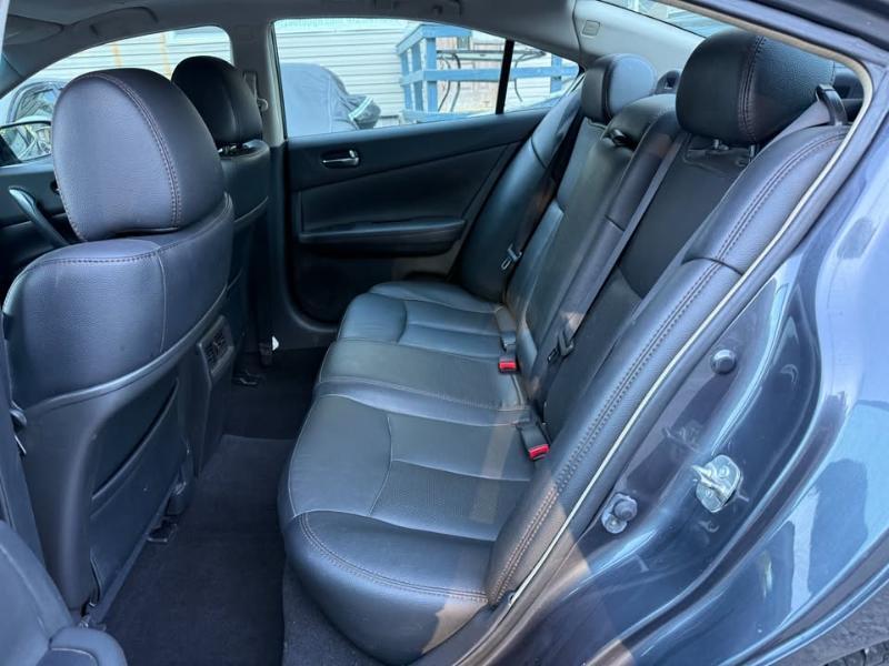 Nissan Maxima SV 2012