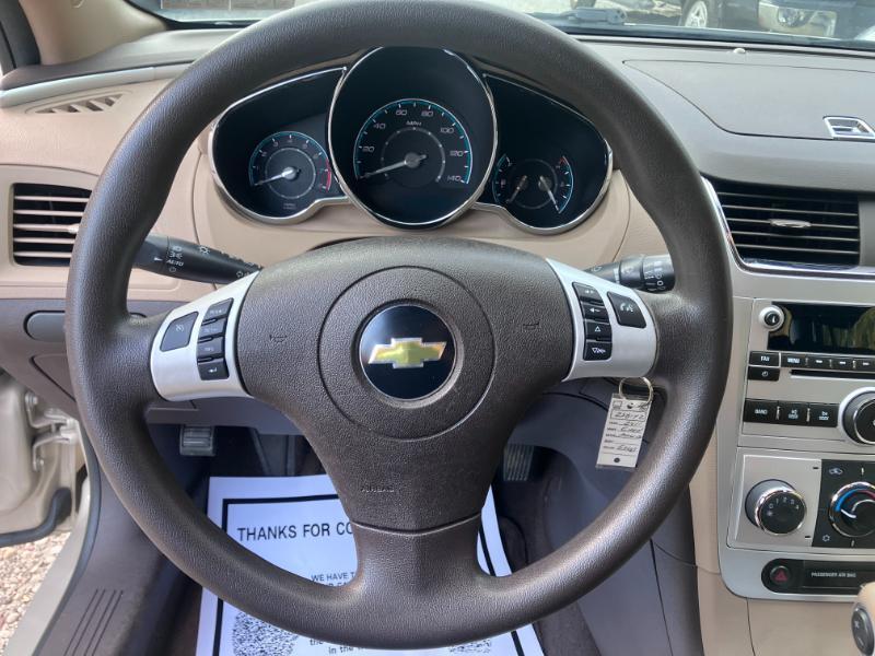 Chevrolet Malibu LS 2011