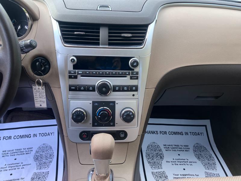 Chevrolet Malibu LS 2011