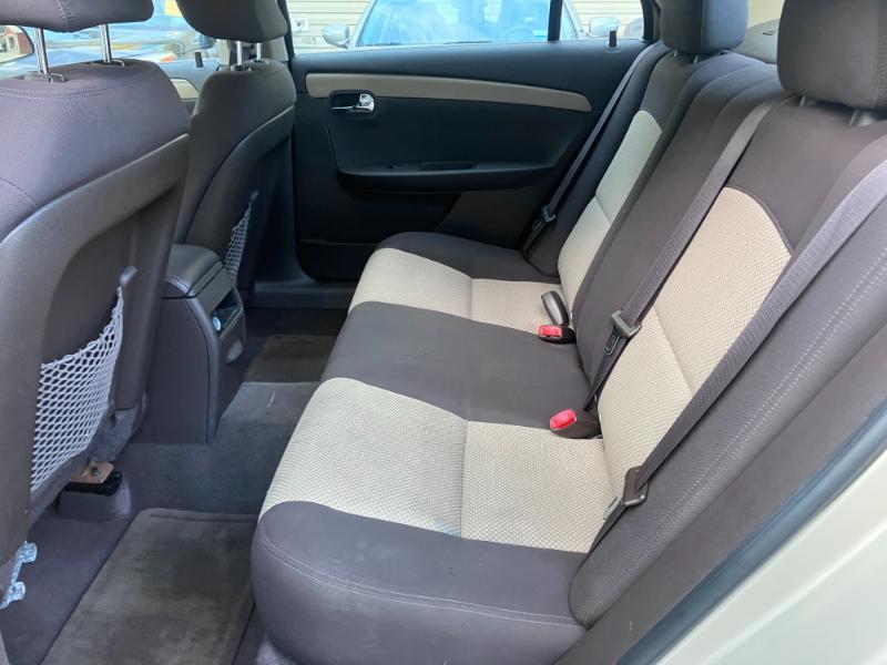 Chevrolet Malibu LS 2011