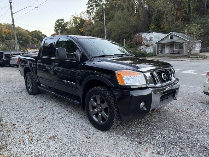 Nissan Titan PRO-4X Crew Cab 4WD SWB 2015
