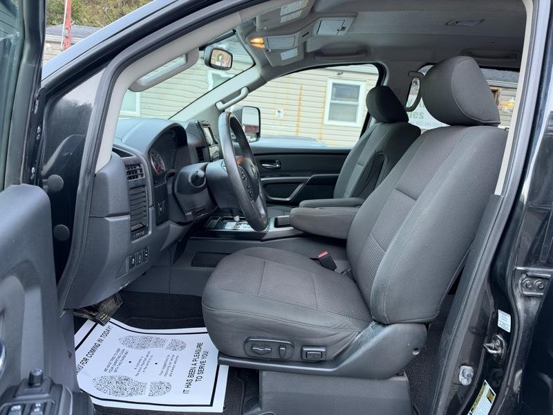 Nissan Titan PRO-4X Crew Cab 4WD SWB 2015