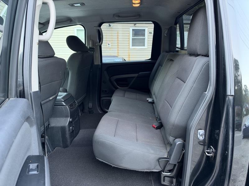 Nissan Titan PRO-4X Crew Cab 4WD SWB 2015