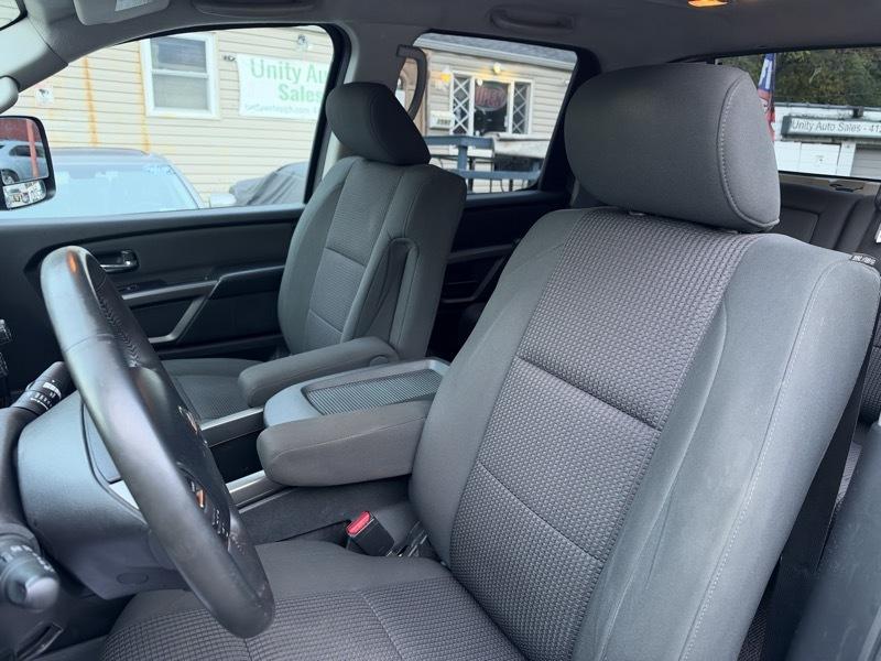 Nissan Titan PRO-4X Crew Cab 4WD SWB 2015