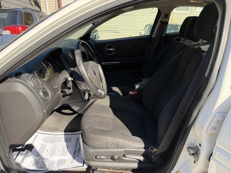 Pontiac Grand Prix Sedan 2008