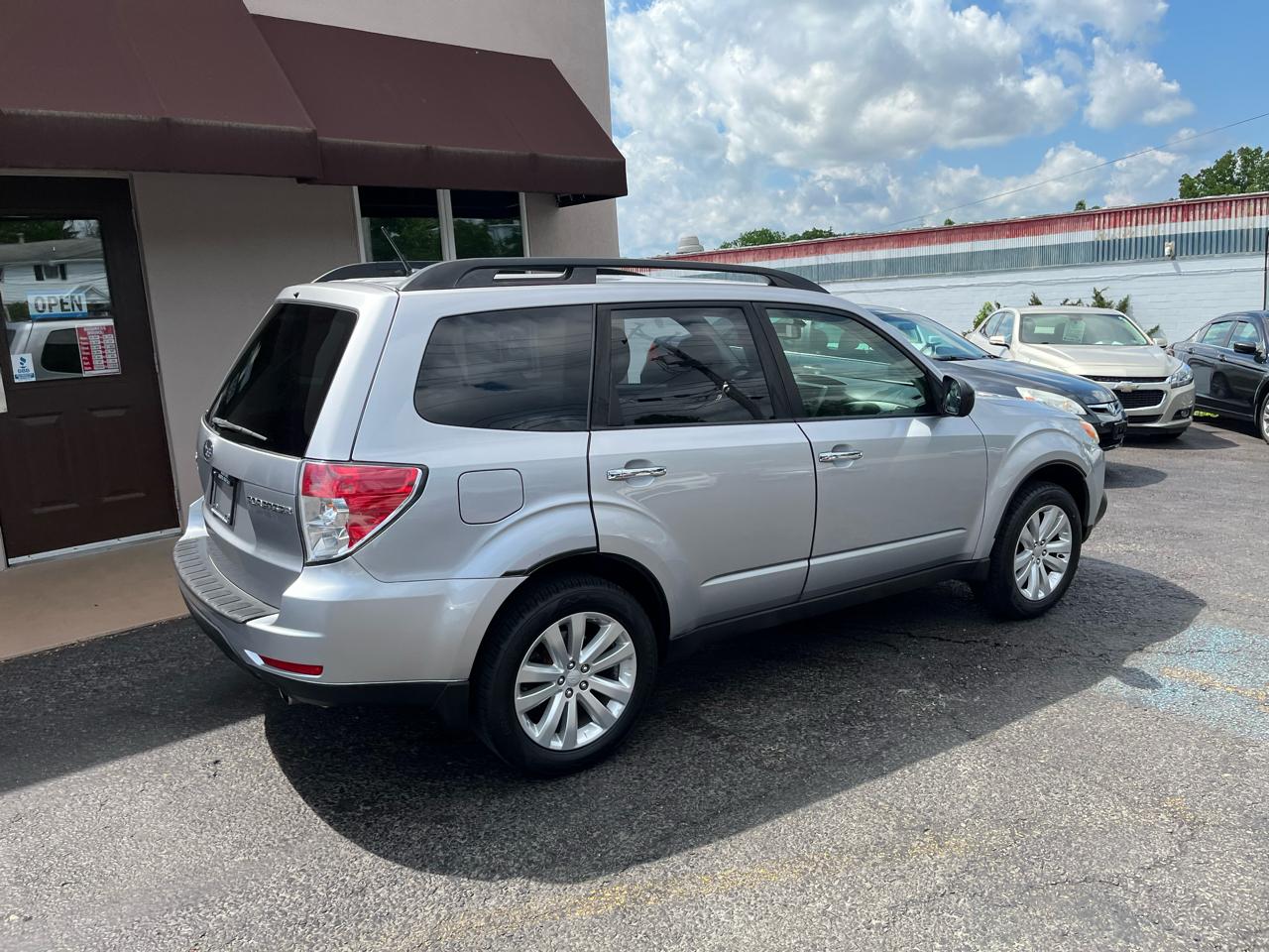 Subaru Forester 2.5X Limited 2012