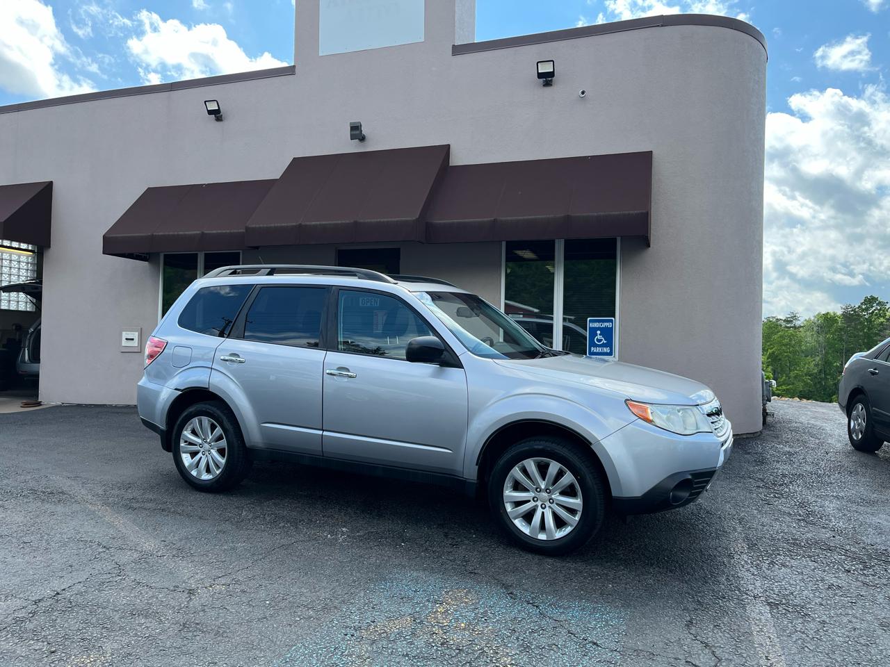 Subaru Forester 2.5X Limited 2012