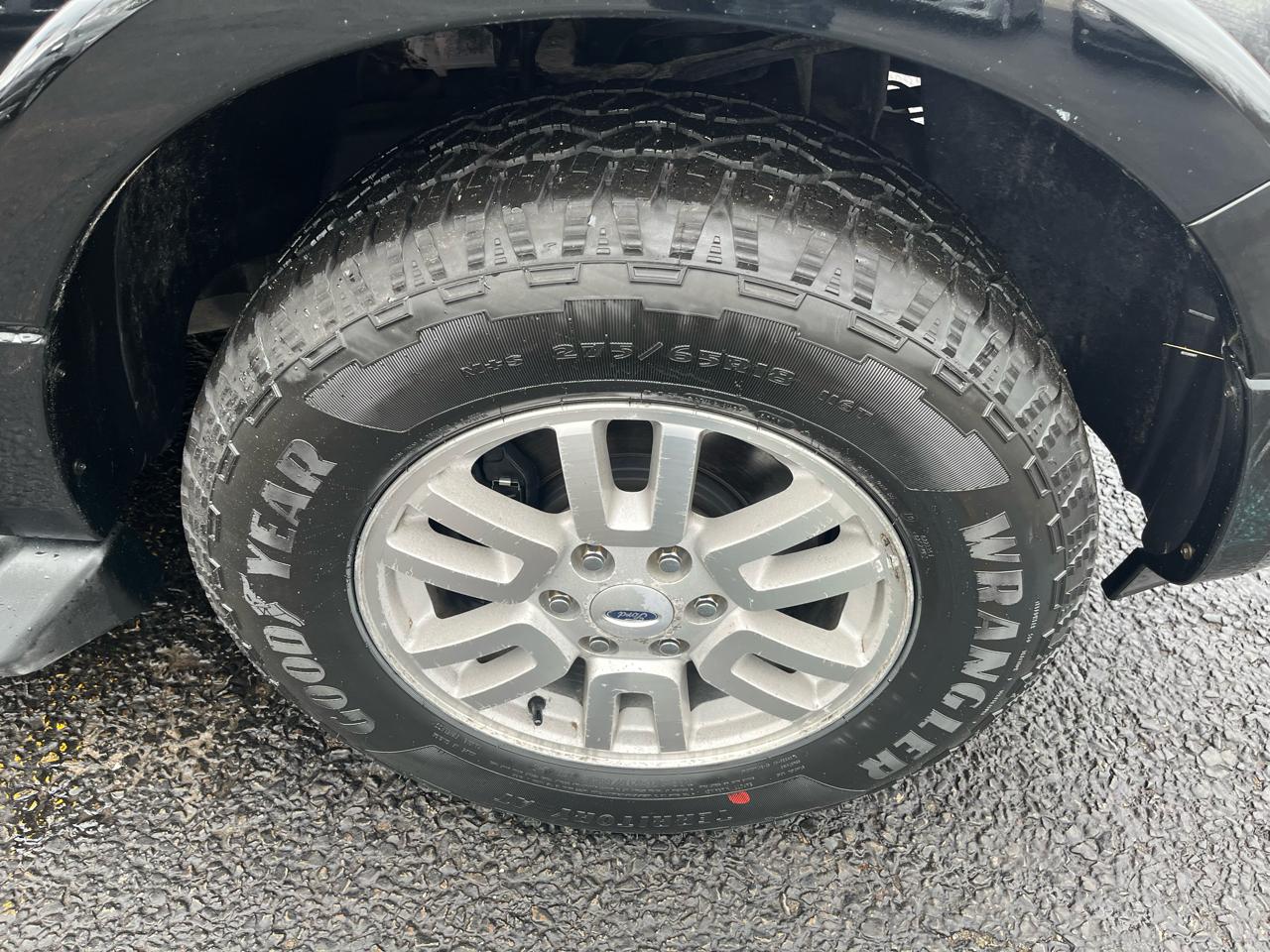 Ford Expedition EL XLT 4WD 2012