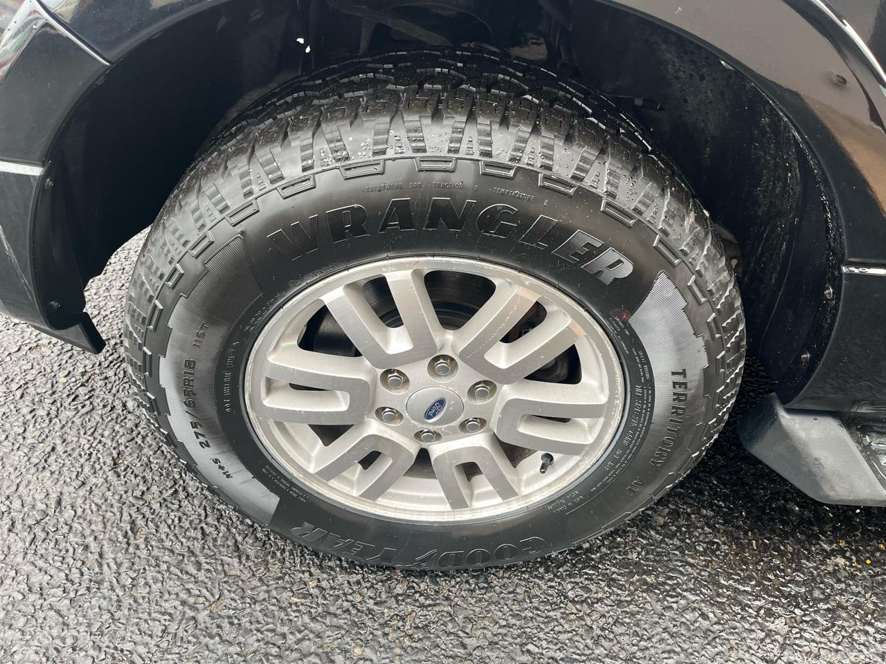 Ford Expedition EL XLT 4WD 2012