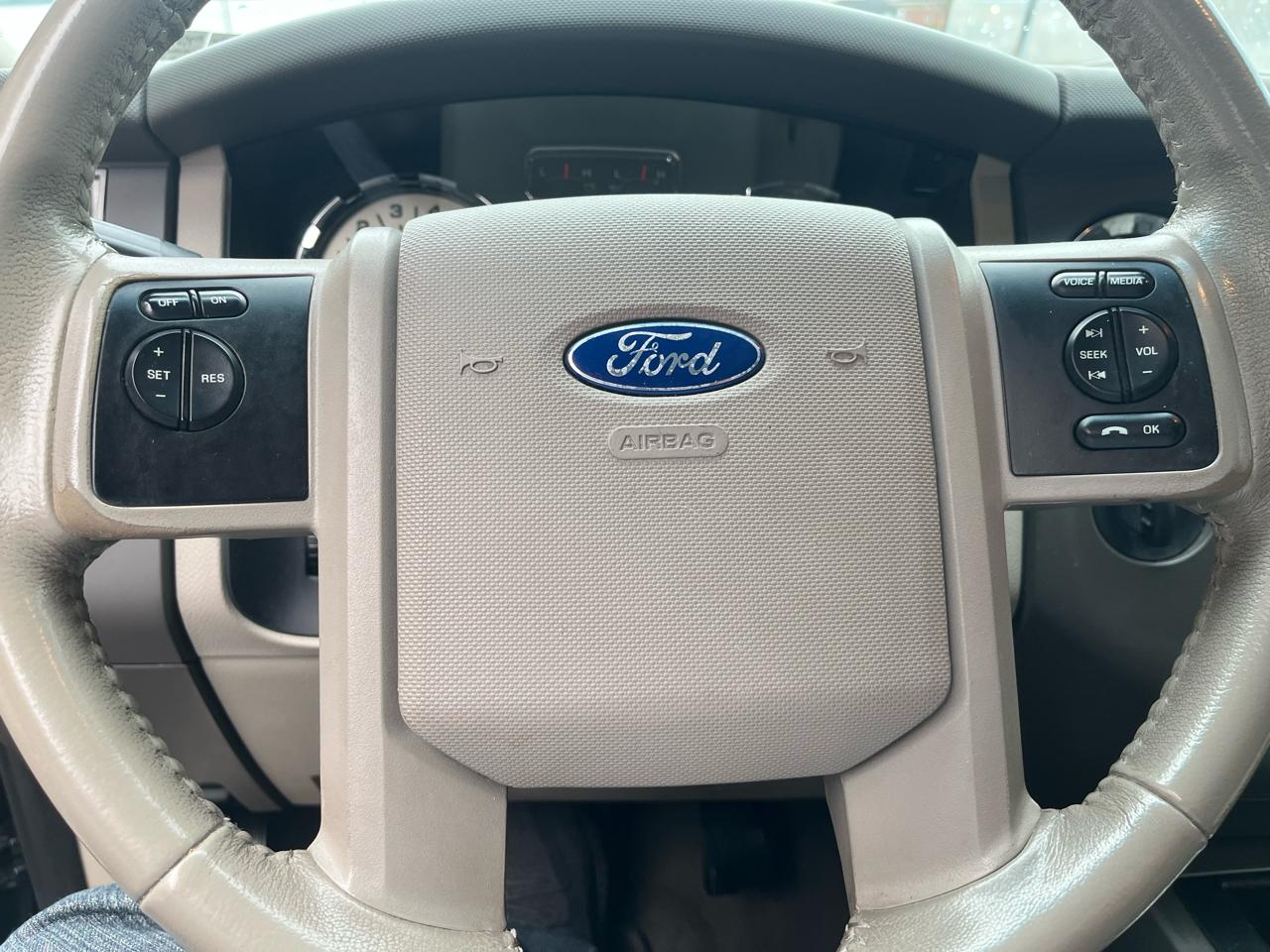 Ford Expedition EL XLT 4WD 2012