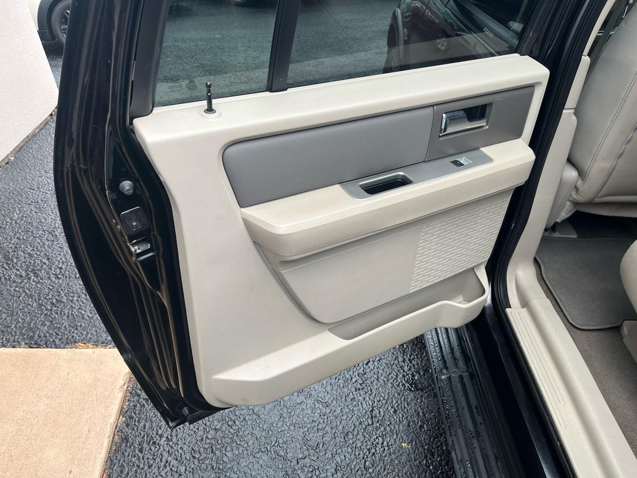 Ford Expedition EL XLT 4WD 2012