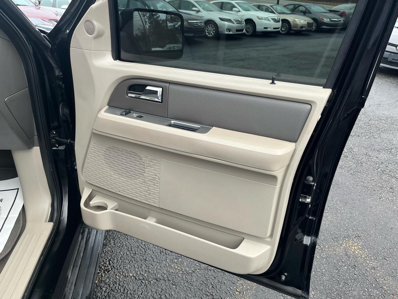 Ford Expedition EL XLT 4WD 2012