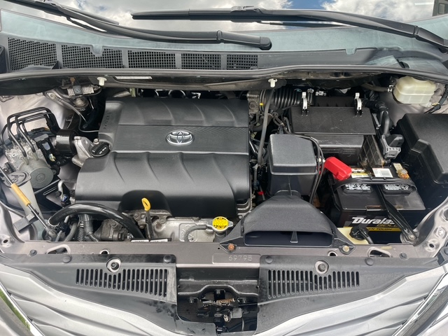 Toyota Sienna XLE FWD 8-Passenger V6 2014