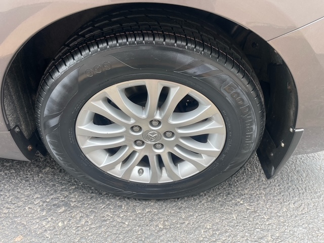 Toyota Sienna XLE FWD 8-Passenger V6 2014