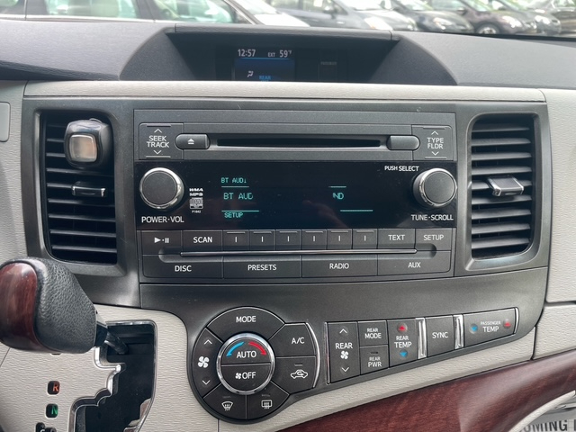 Toyota Sienna XLE FWD 8-Passenger V6 2014