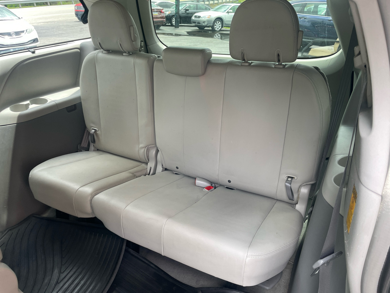 Toyota Sienna XLE FWD 8-Passenger V6 2014