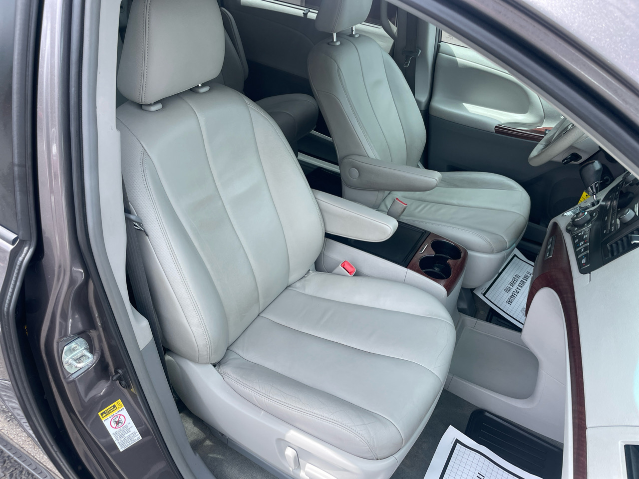 Toyota Sienna XLE FWD 8-Passenger V6 2014