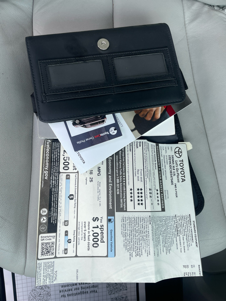 Toyota Sienna XLE FWD 8-Passenger V6 2014