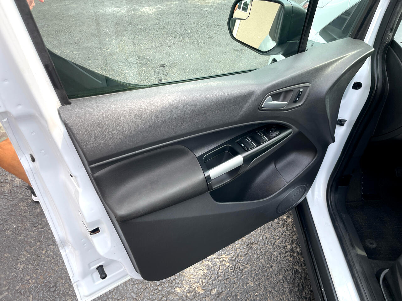 2015 Ford Transit Connect Wagon XLT photo 23