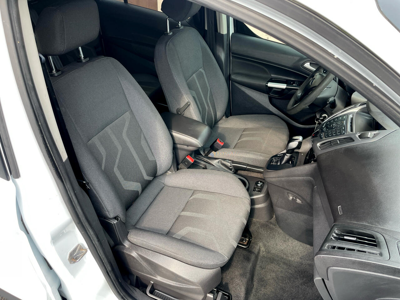 2015 Ford Transit Connect Wagon XLT photo 27