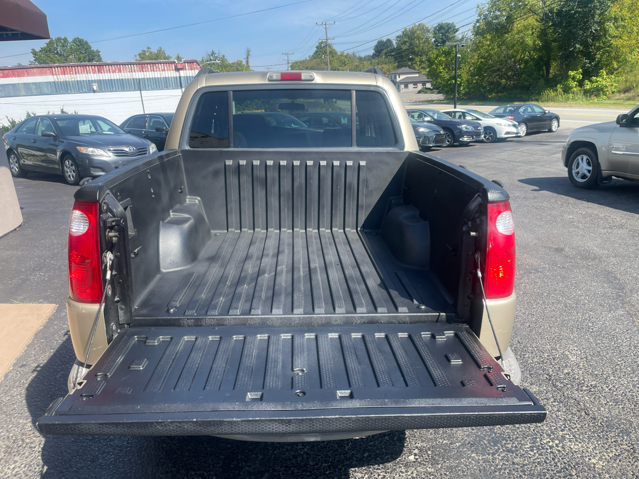 Ford Explorer Sport Trac 4WD 4dr XLT 2002 Ford Explorer Sport Trac 4WD 4dr XLT 2002