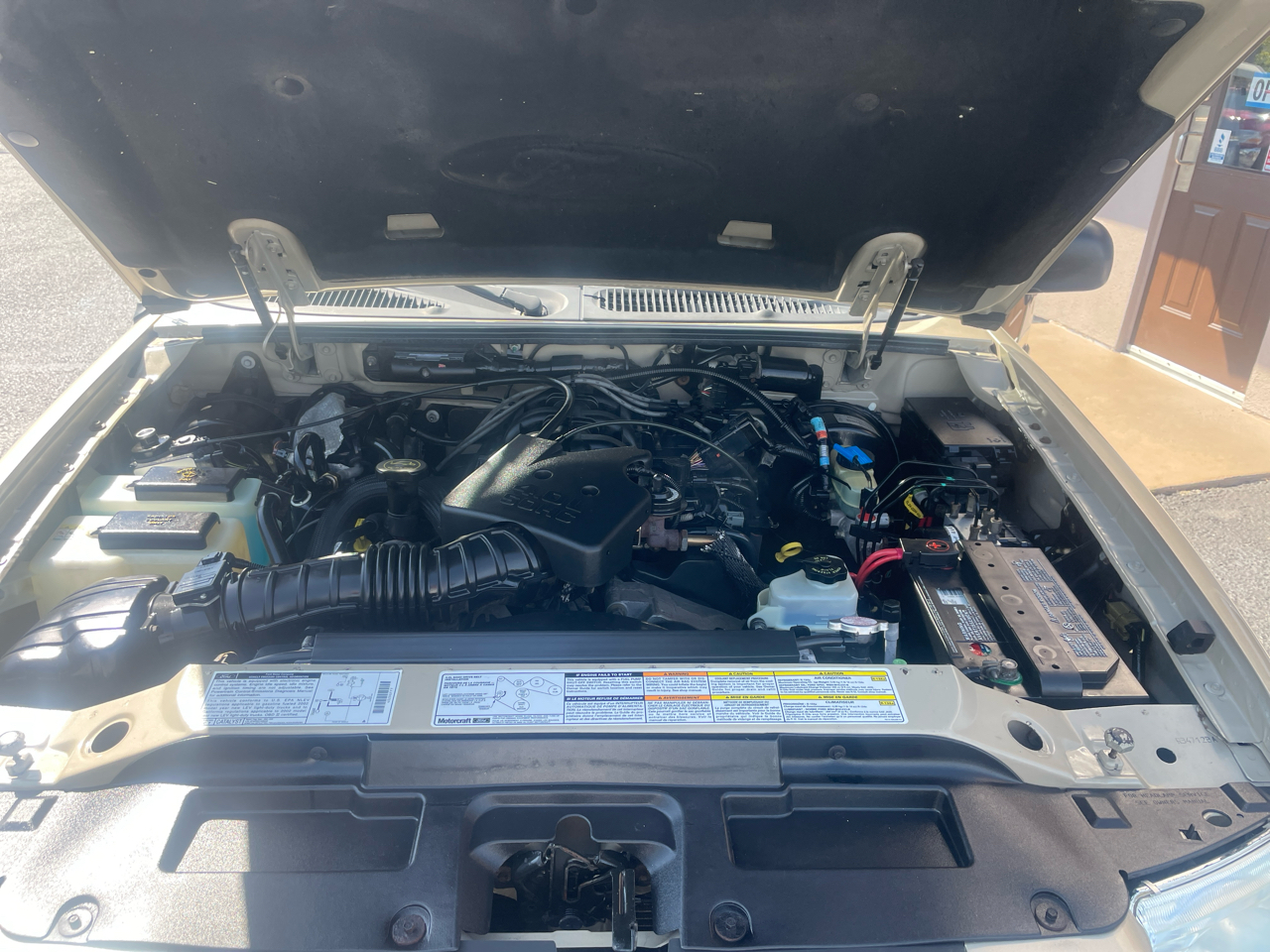 Ford Explorer Sport Trac 4WD 4dr XLT 2002 Ford Explorer Sport Trac 4WD 4dr XLT 2002