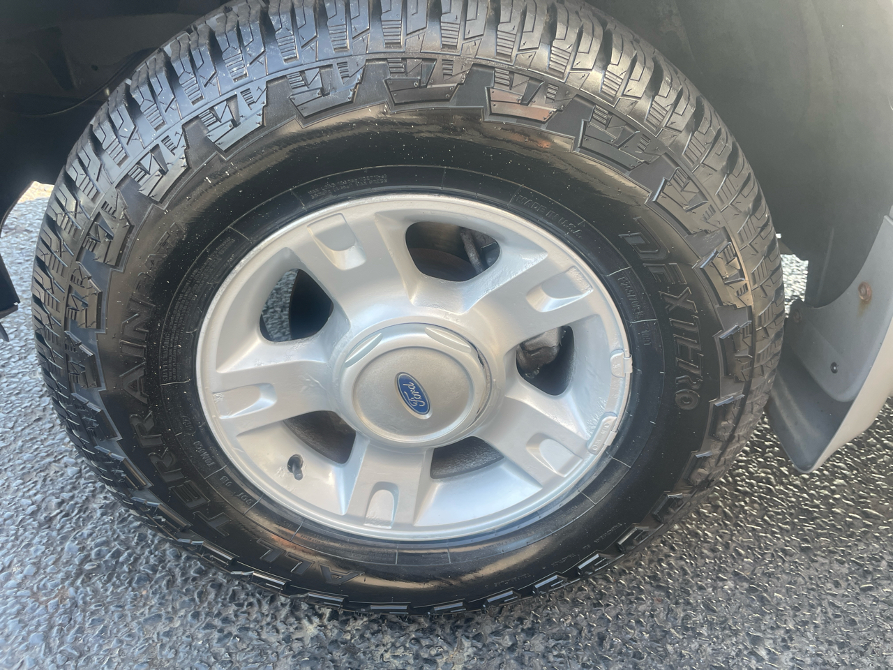 Ford Explorer Sport Trac 4WD 4dr XLT 2002 Ford Explorer Sport Trac 4WD 4dr XLT 2002