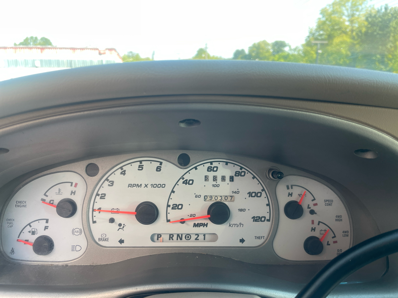 Ford Explorer Sport Trac 4WD 4dr XLT 2002 Ford Explorer Sport Trac 4WD 4dr XLT 2002