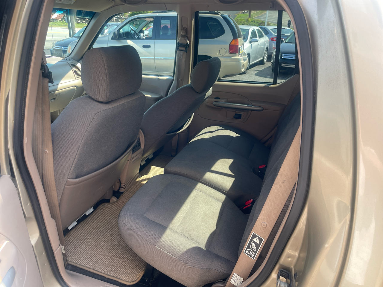 Ford Explorer Sport Trac 4WD 4dr XLT 2002 Ford Explorer Sport Trac 4WD 4dr XLT 2002