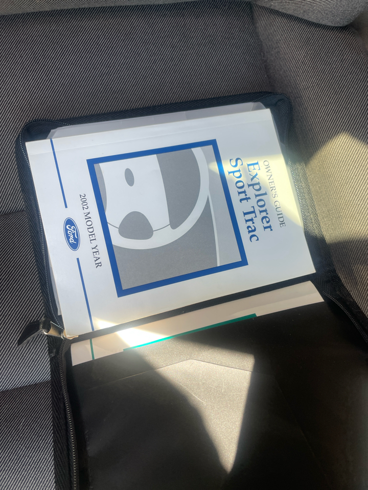 Ford Explorer Sport Trac 4WD 4dr XLT 2002 Ford Explorer Sport Trac 4WD 4dr XLT 2002