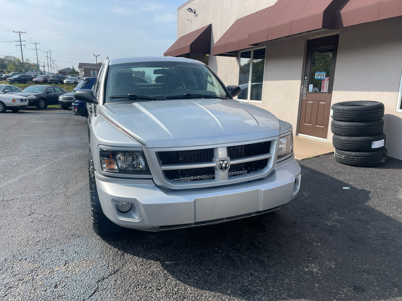 2010 Dodge Dakota SLT photo 2
