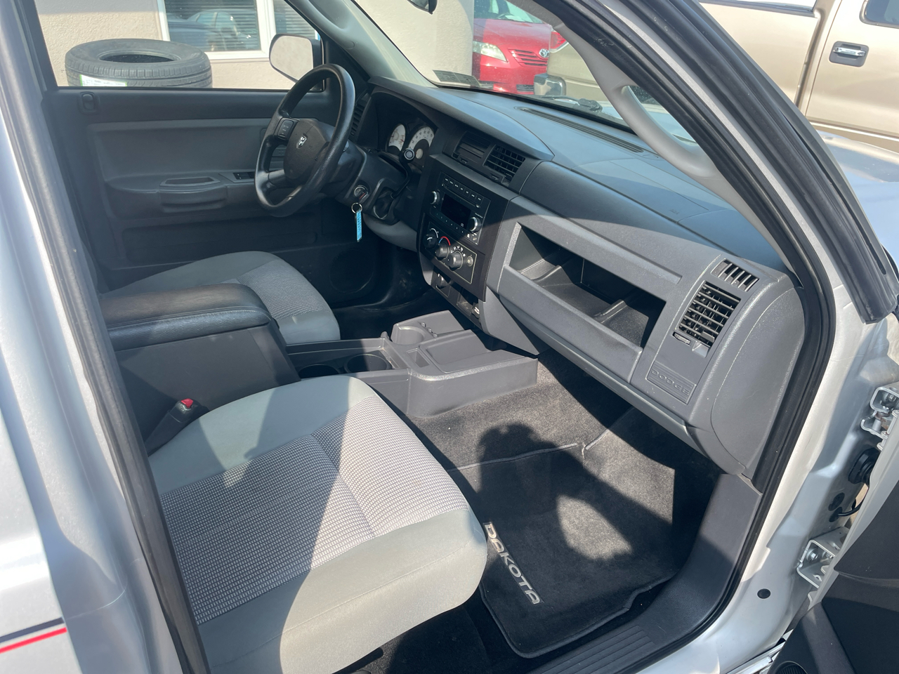 2010 Dodge Dakota SLT photo 19