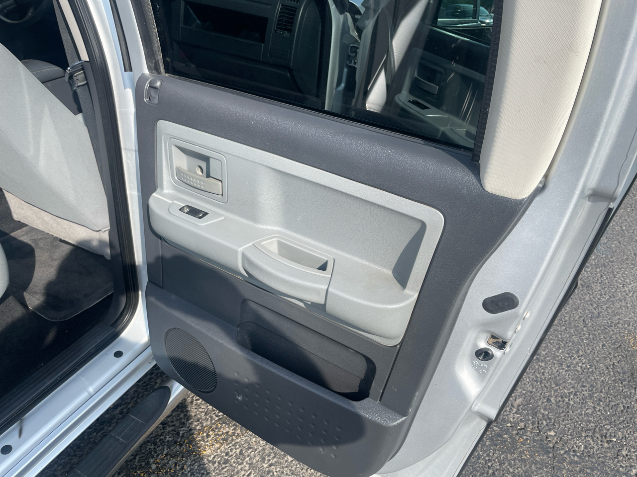 2010 Dodge Dakota SLT photo 23