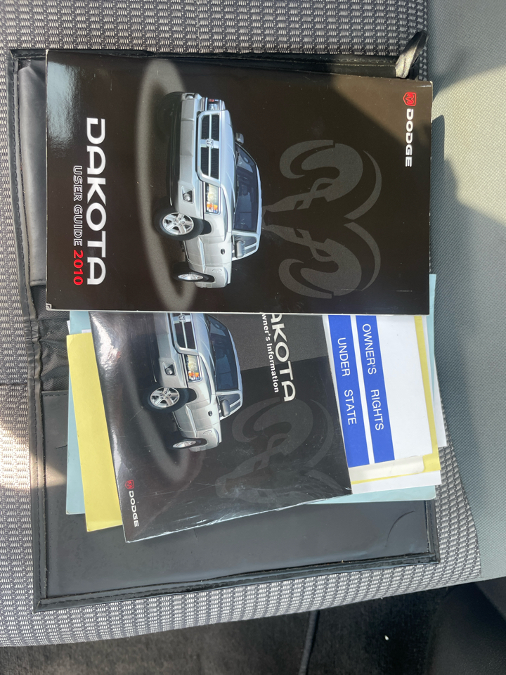 2010 Dodge Dakota SLT photo 24