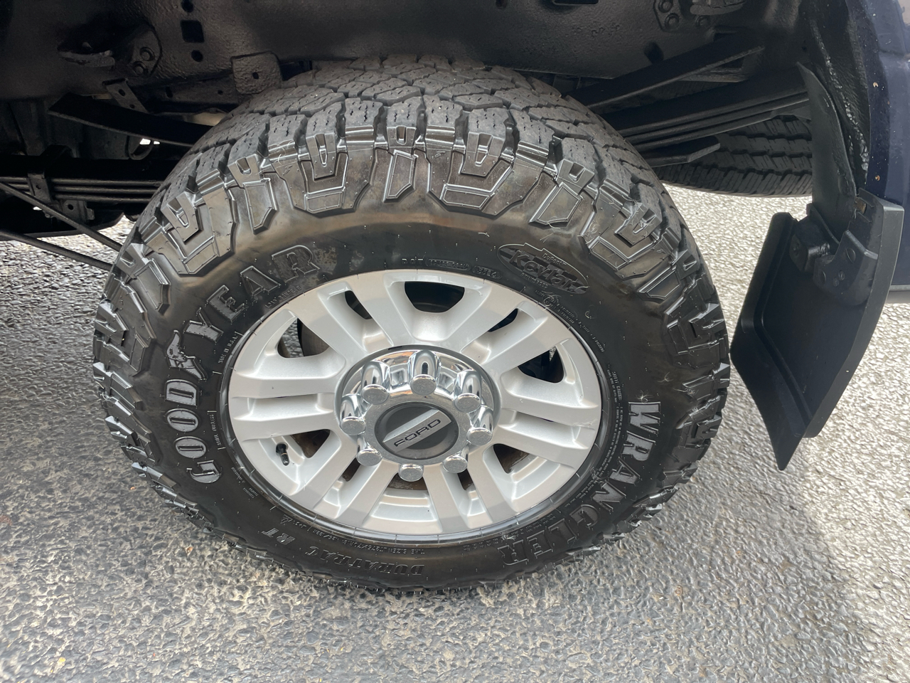 2019 Ford F-350 XLT photo 14