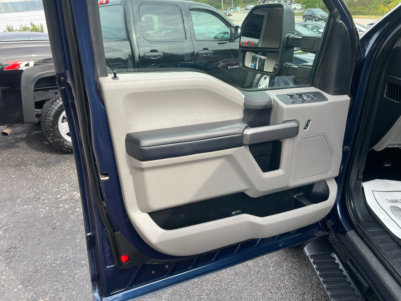 2019 Ford F-350 XLT photo 24