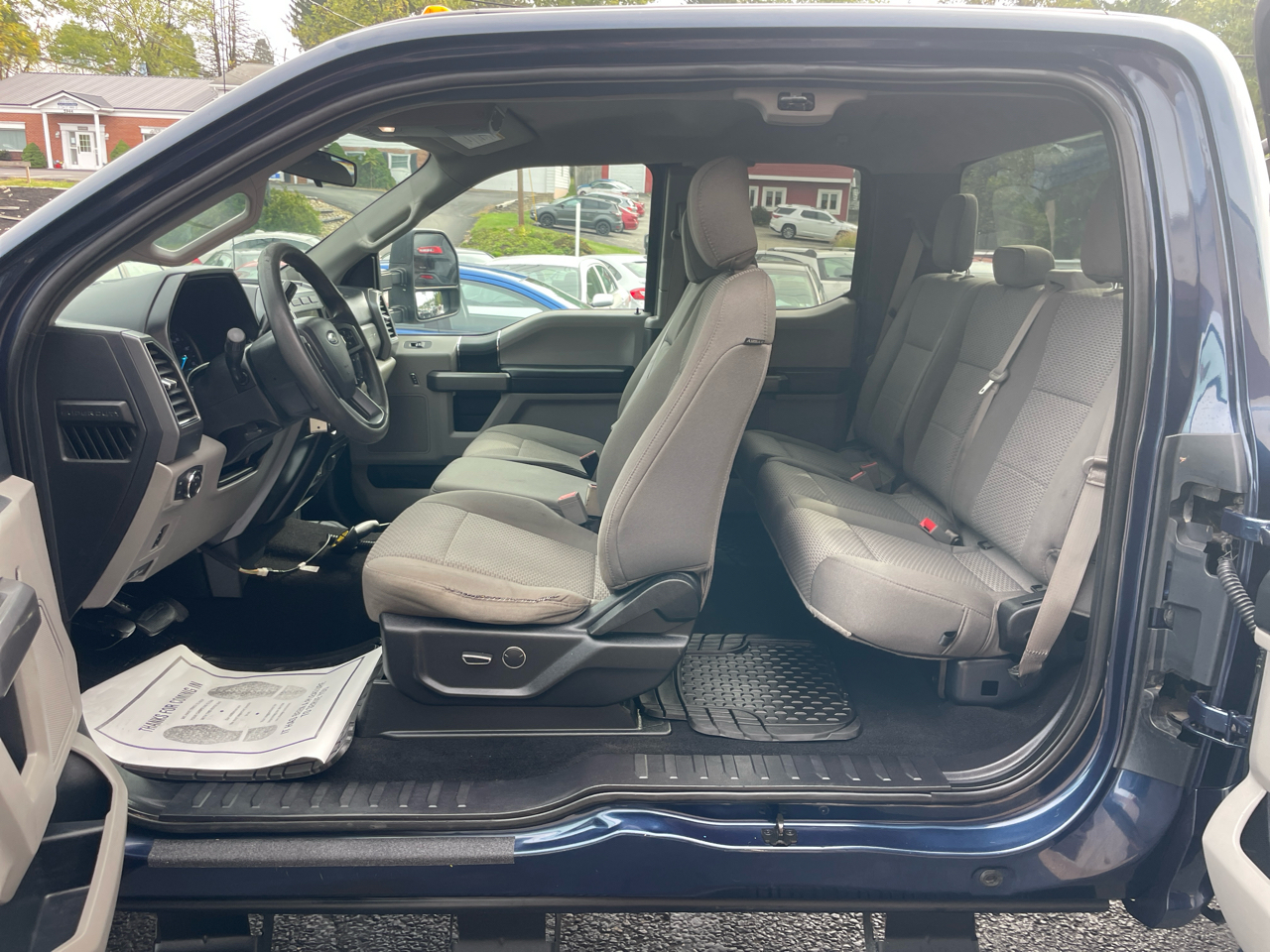2019 Ford F-350 XLT photo 25