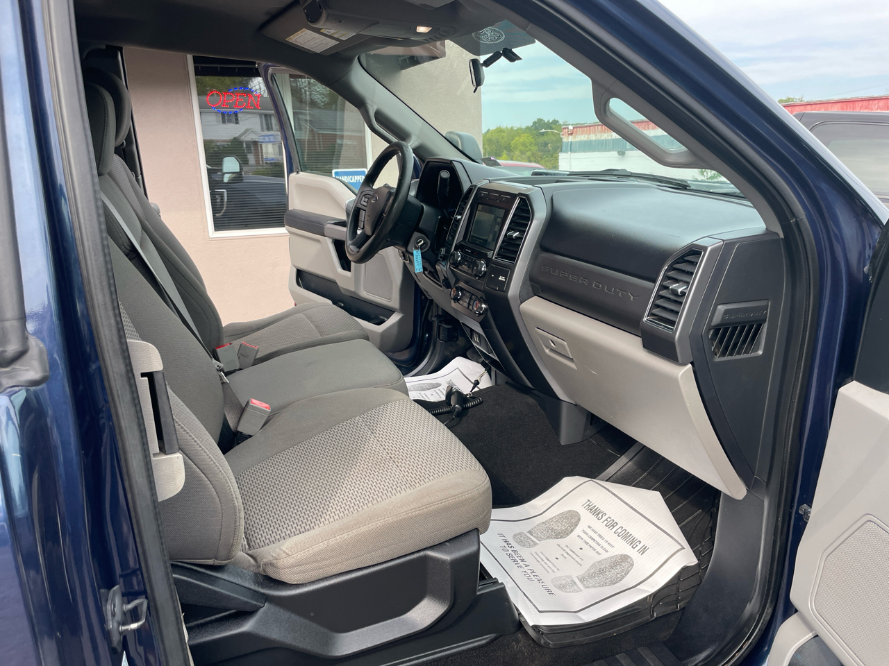 2019 Ford F-350 XLT photo 26
