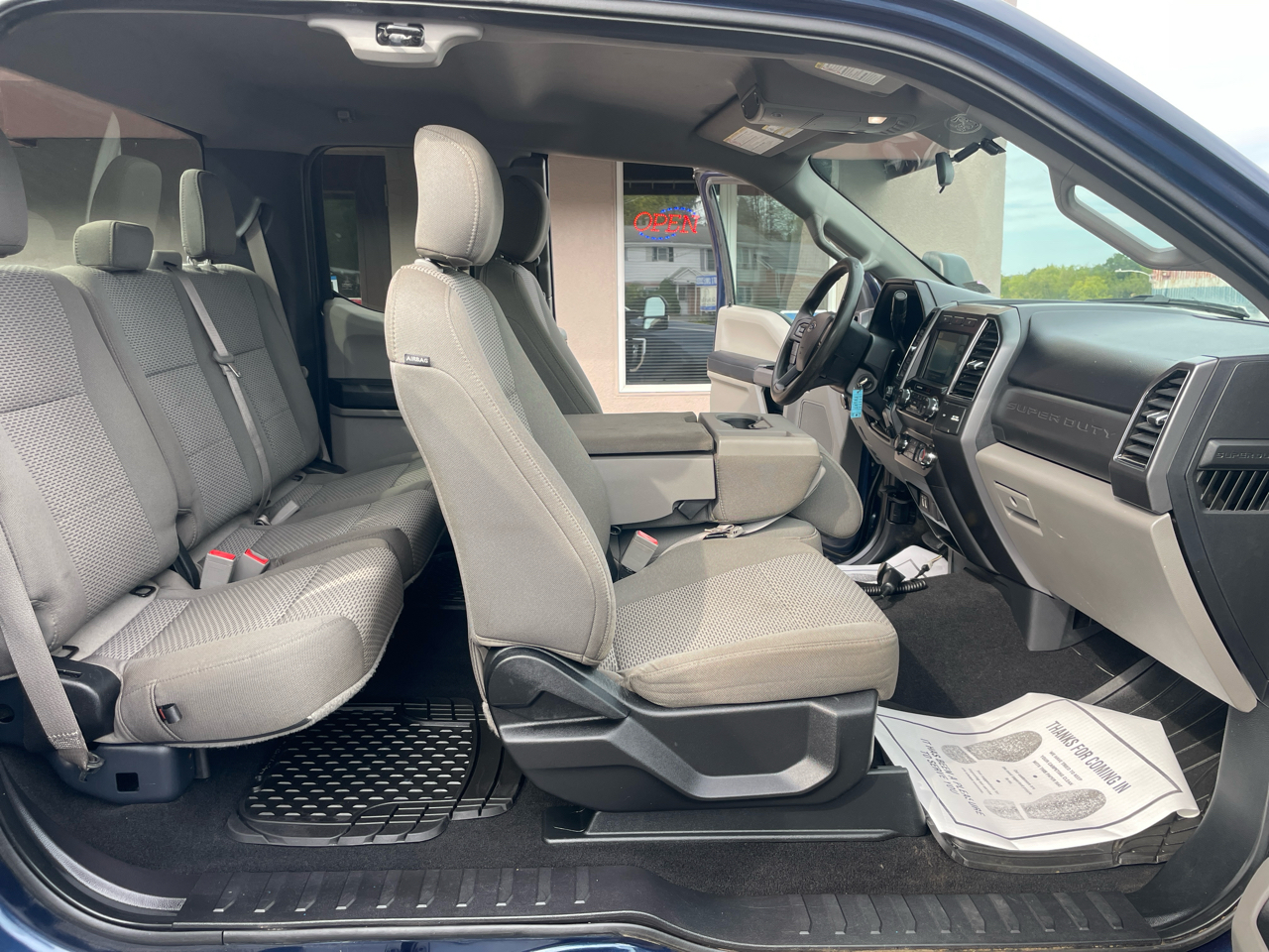 2019 Ford F-350 XLT photo 29